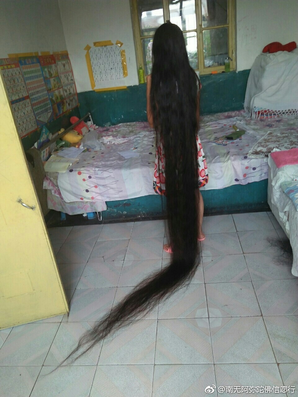 Zhang Xiaoxia has 3 meters long hair