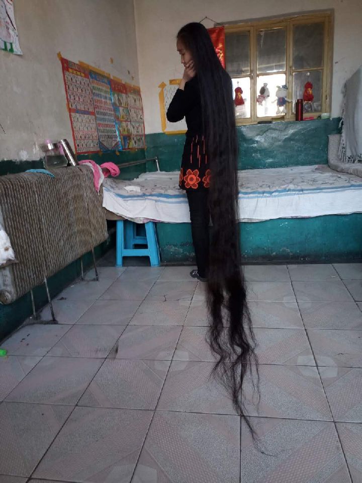 Zhang Xiaoxia has 3 meters long hair-2
