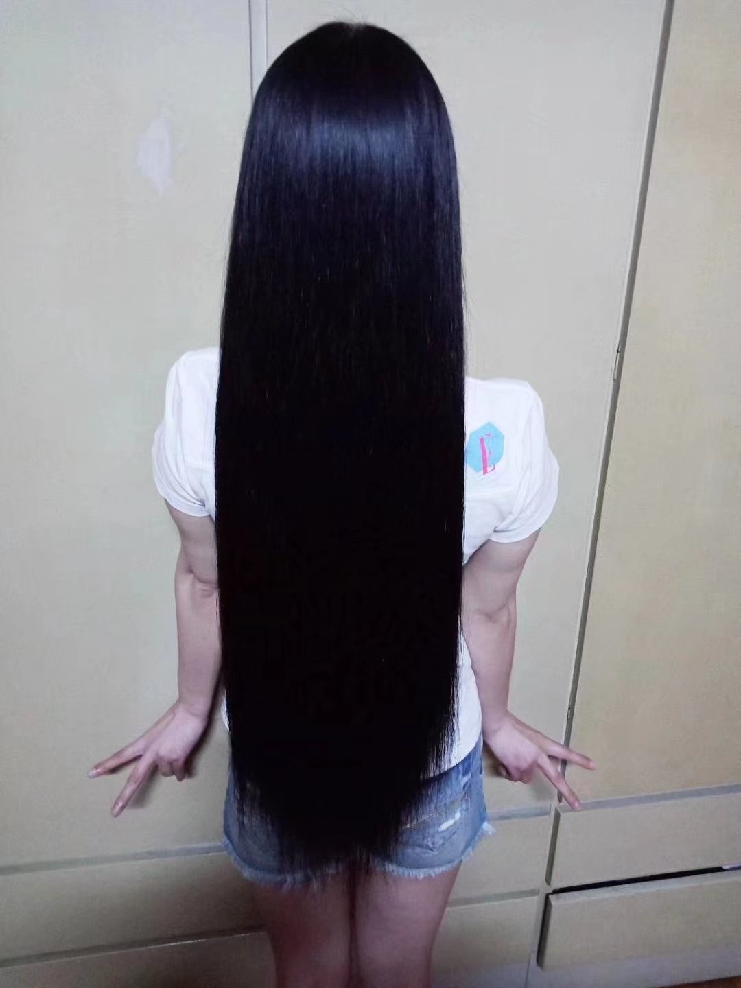 xiaoyangzeihuai shew her new long hair photos in 2018 March