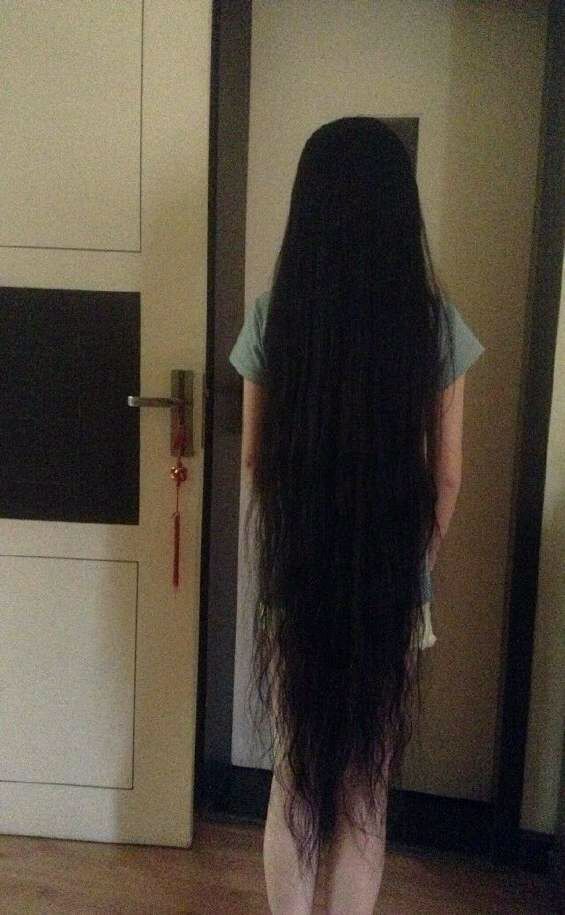 Is it annoying to have knee length long hair?