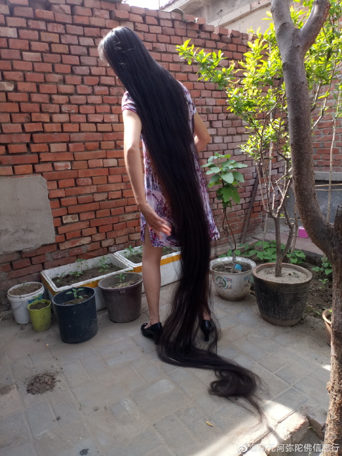 Zhang Xiaoxia has 3 meters long hair-3